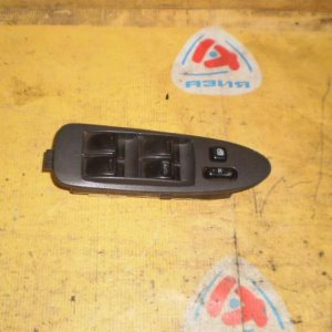 Пульт стеклоподъемника Toyota Carina ED/Corona Exiv ST202 перед, прав