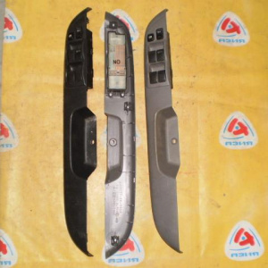 Пульт стеклоподъемника Nissan Cube Z10 '2000-2002 перед, прав