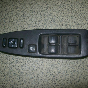 Пульт стеклоподъемника SUBARU Legacy BH5 перед, прав 1фишка 83071 AE060/ 83071 AE000