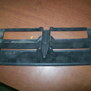 Заглушка в бампер Toyota Mark II GX80 L