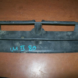 Заглушка в бампер Toyota Mark II GX80 R