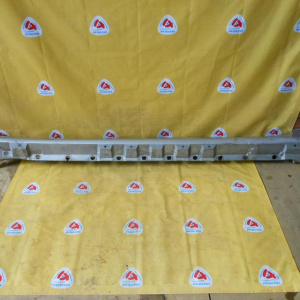 Накладка на порог TOYOTA Wish ZNE10 R дефект