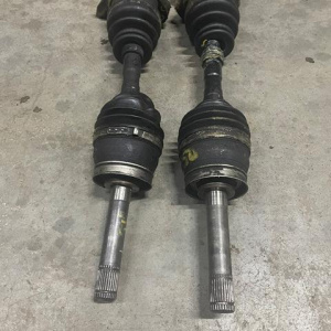 Привод NISSAN E50/R50 Elgrand F (дефект пыльника)
