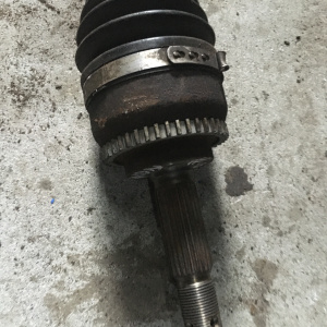 Привод Mitsubishi N61W/N84W перед, прав ABS (дефект пыльника)