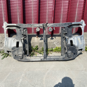 Рамка радиатора TOYOTA Hiace Granvia VCH10 53201-26010
