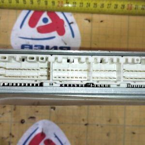 Компьютер ДВС Toyota Corolla Runx 1NZ NZE121 разъёмы компьютера в 2 ряда