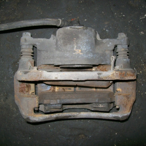 Суппорт Honda CH9 Accord перед, лев
