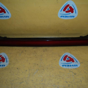 Вставка между стопов NISSAN Sunny B15 средняя