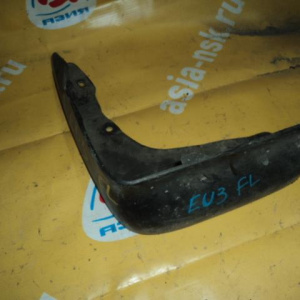 Брызговик HONDA Civic EU3 перед, лев