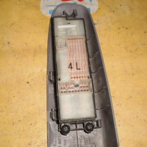 Пульт стеклоподъемника NISSAN Serena C24 перед, прав
