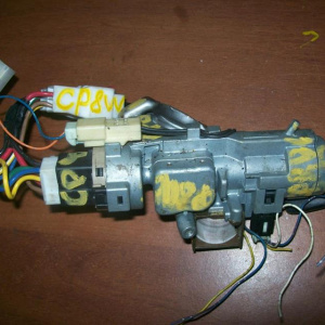 Замок зажигания Mazda CP8W Premacy SL-33