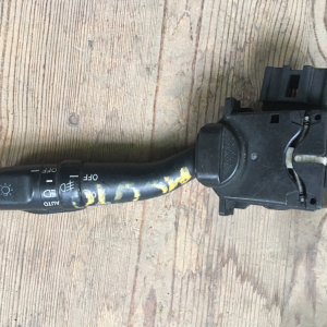 Блок подрулевых переключателей TOYOTA Harrier MCU15 R [повороты] +туманки+автосвет