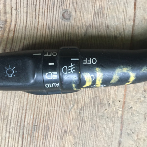 Блок подрулевых переключателей TOYOTA Harrier MCU15 R [повороты] +туманки+автосвет