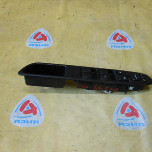 Пульт стеклоподъемника SUBARU Forester SG5 RHD