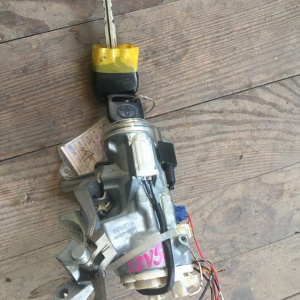 Замок зажигания Toyota SV50/ZZV50 Vista 45020-32-10