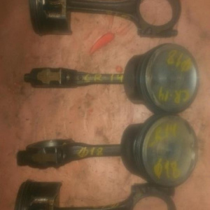 Поршень с шатуном NISSAN CR14 3 кольца, диаметр пальца 18мм.