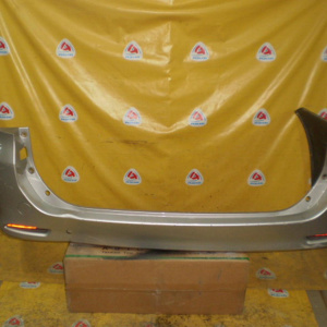 Бампер TOYOTA Voxy/Noah ZRR70 зад деф.