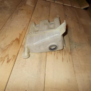 Бачок омывателя Toyota ACM21/AZR60 Ipsum/Noah без заливной горловины