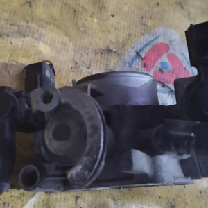 Заслонка дроссельная Mazda ZJ Demio DY3W