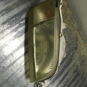 Фара TOYOTA прав Camry SV40 деф.крепл.