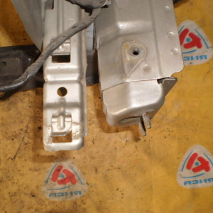 Рамка радиатора Toyota Corolla/Corolla Fielder NZE120 '2000-2002 (под широкий усилитель)