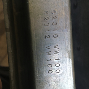 Решетка радиатора NISSAN Caravan E25 62310 VW000/100  62312 VW000/100