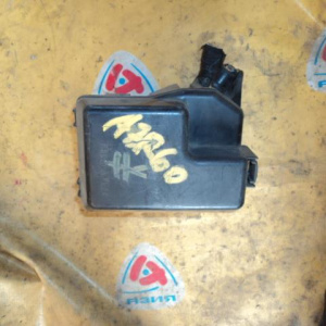 Блок предохранителей TOYOTA AZR65 NOAH