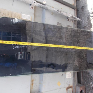 Стекло собачатника NISSAN Caravan E25 зад, прав бок. салон гр.пасс.