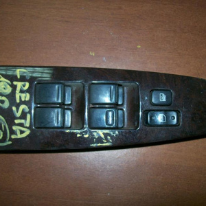 Пульт стеклоподъемника TOYOTA Cresta GX100 перед, прав