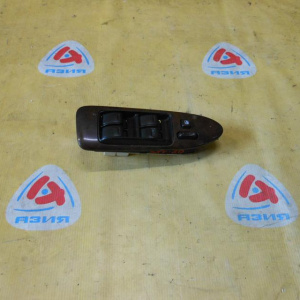 Пульт стеклоподъемника TOYOTA Camry Gracia/Mark II Wagon Qualis SXV20 перед, прав