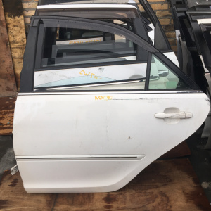 Дверь боковая TOYOTA Camry ACV30 зад, лев (цена за голое железо)