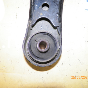 Рычаг TOYOTA ZCA25/ACA21/ACA22/ACA23/ACA26/ACA28/CLA20/CLA21/ZCA26 RAV4 перед, лев