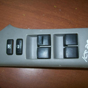 Пульт стеклоподъемника Toyota Vitz KSP90 перед, прав