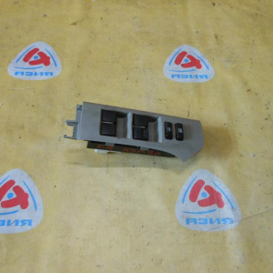 Пульт стеклоподъемника Toyota Vitz KSP90 перед, прав