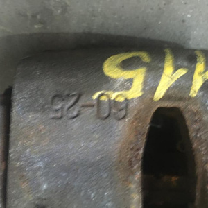 Суппорт TOYOTA GX110/GX115 перед, лев 2WD/4WD (60-25)