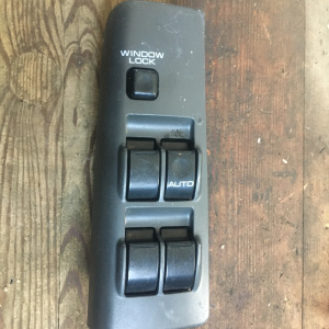 Пульт стеклоподъемника MITSUBISHI Chariot N33W/N44W [4 кноп.]