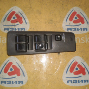 Пульт стеклоподъемника MITSUBISHI Chariot N33W/N43W перед, прав MR159815