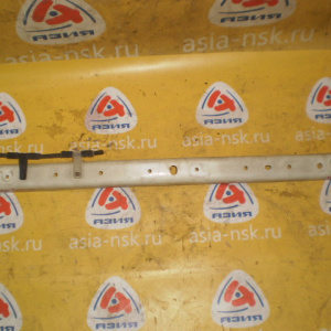 Рамка радиатора SUZUKI Escudo TD94W '2008- [центр.,верх.часть]