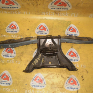 Рамка радиатора SUZUKI Escudo TD94W '2008- [центр.,верх.часть]