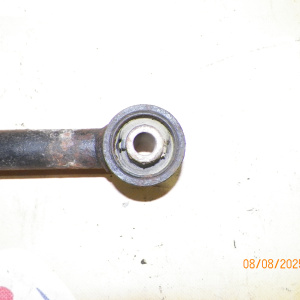 Тяга продольная TOYOTA KDJ95, KZJ90, KZJ95, LJ90, LJ95, RZJ90, RZJ95, VZJ90, VZJ95 R в Дефект одного сален блока.