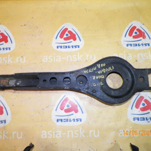 Рычаг Toyota KZH100/KZH106/KZH116/KZH120/KZH138/LH100/LH107RZH100/RZH114/RZH133/RZH155 Hiace/Regius Ace R н под пружину RR=RL