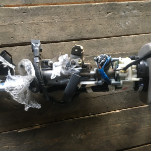 Колонка рулевая TOYOTA Dyna XZU304 +руль(airbag)+замок зажигания+переключатели