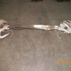 Балка ISUZU FORWARD FRR32 L F DRAM 6шп. в сборе со ступицами , по центрам рессор 79 см