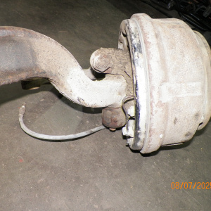 Балка ISUZU FORWARD FRR32 L F DRAM 6шп. в сборе со ступицами , по центрам рессор 79 см