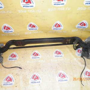 Балка ISUZU ELF NHR69C F В сборе со ступицами и рулевой тягой. 6 шпилек. Один суппорт на ступицы. Растояние от центра рессоры до центра рессоры-69см.