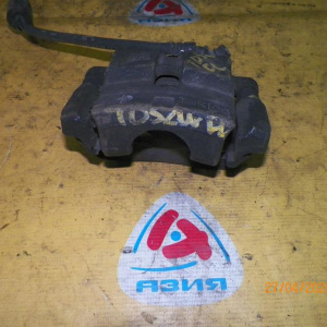 Суппорт Suzuki TD52W Escudo J20A перед, лев