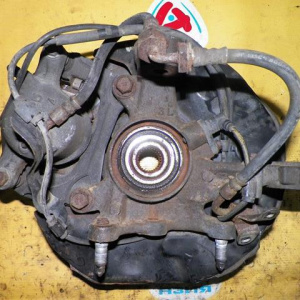 Ступица Toyota ZZT231 Celica 2ZZ-GE перед, прав 2WD ABS. В сборе. Многорычажная подвеска. super strut 43211-20330.