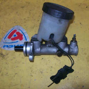 Главный тормозной цилиндр Mazda DW3W Demio