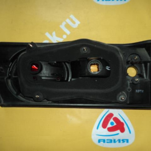 Вставка между стопов TOYOTA Vista SV50 R sedan