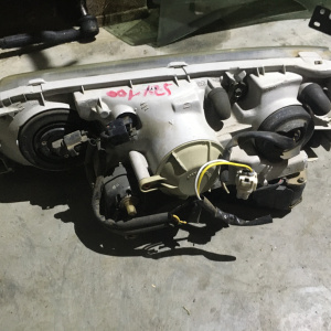 Фара TOYOTA прав Mark II GX100 ксенон